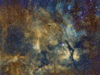 Sadr Nebual in Hubble Palette